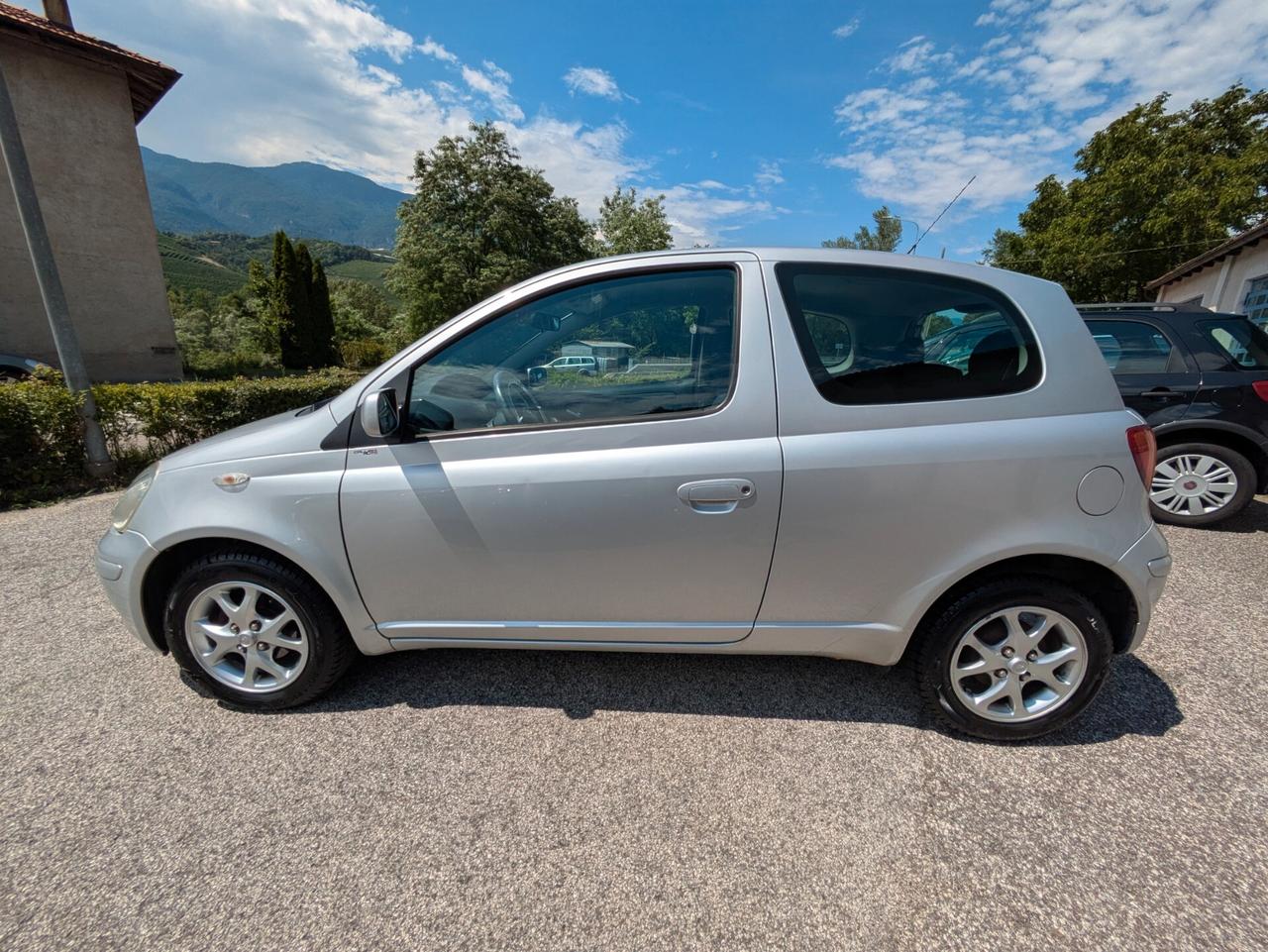TOYOTA YARIS 1.0 BENZINA 65cv
