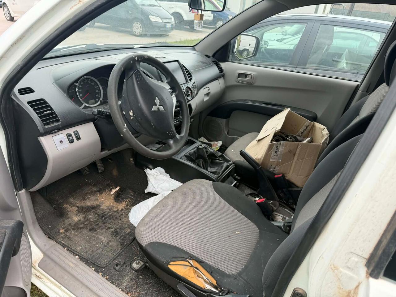 Mitsubishi L200 2.5 DI-D/136CV Club Cab Intense DPF