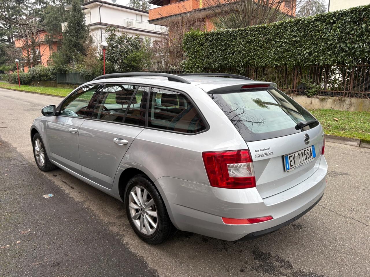 Skoda Octavia 1.6 TDI CR 105 CV DSG Wagon Elegance