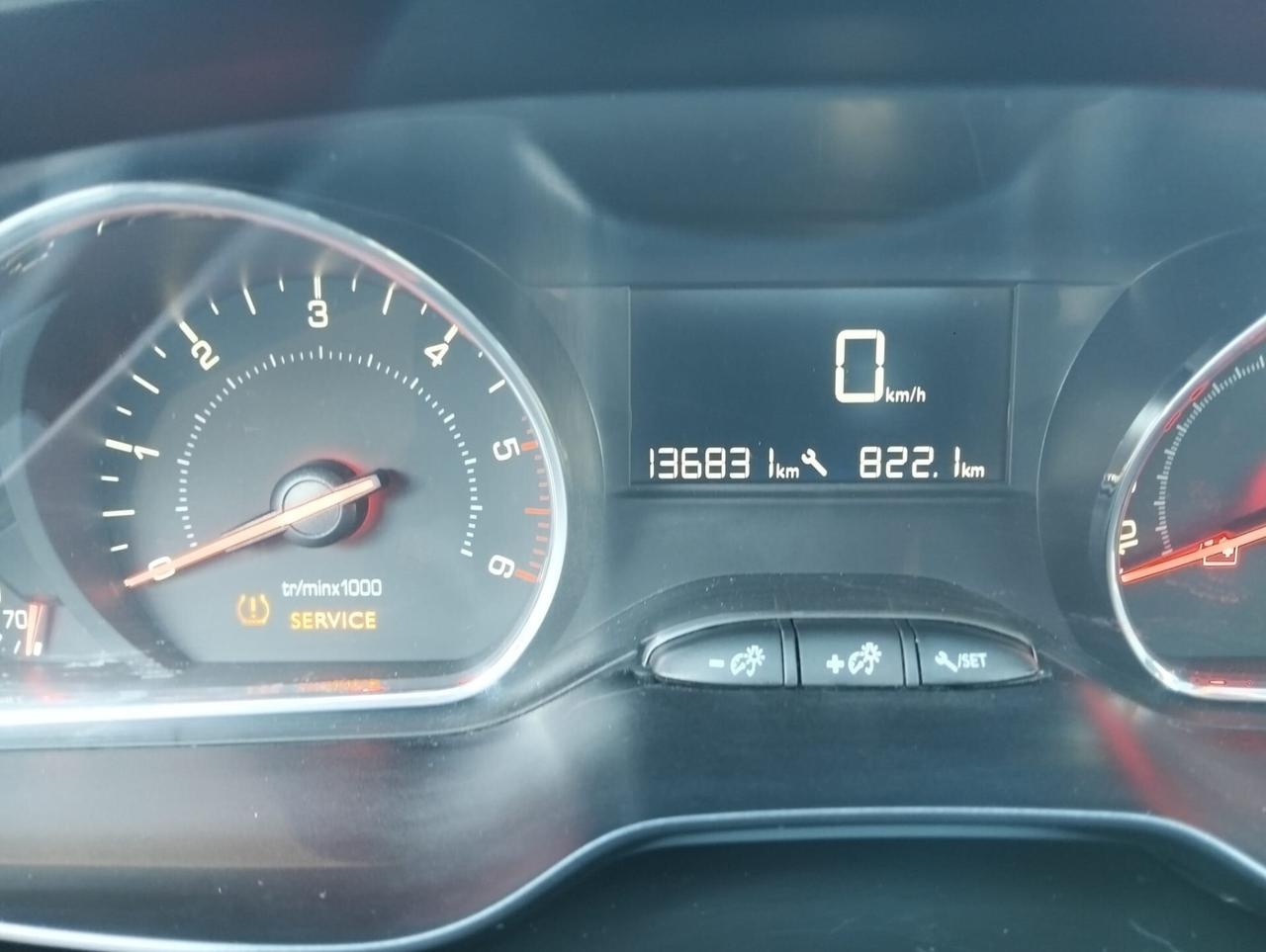Peugeot 208 1.4 HDi 68 CV 5 porte Allure 2015