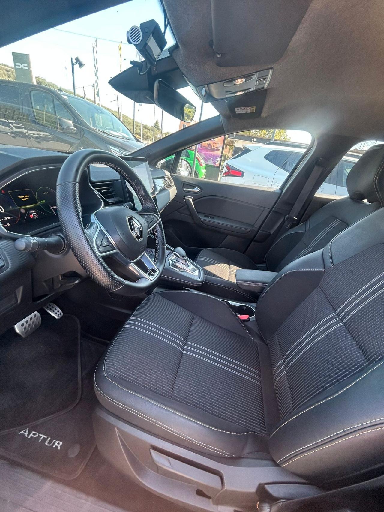Renault Captur Full Hybrid E-Tech 145 CV Initiale Paris