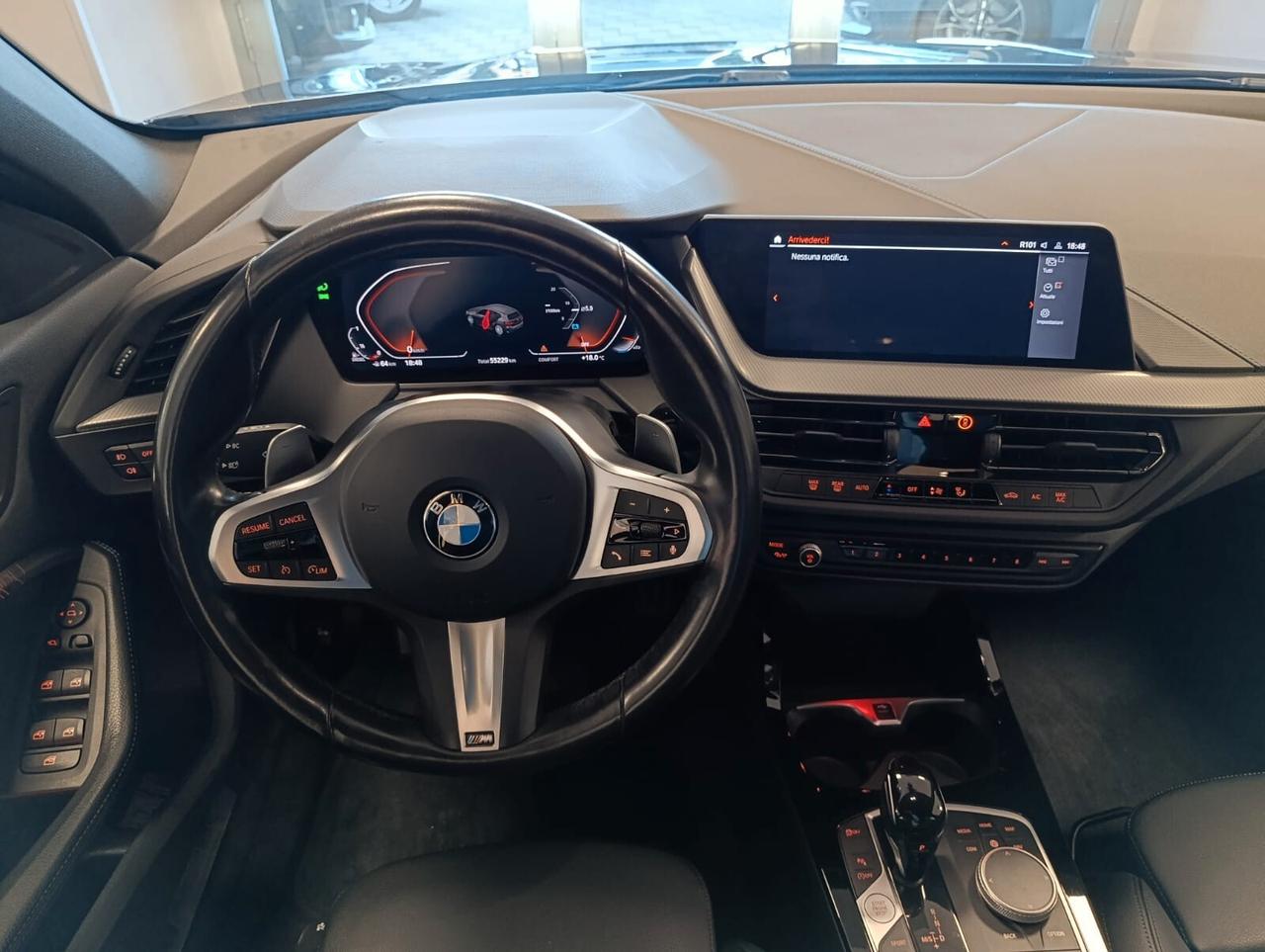 Bmw 118 118d 5p. Msport