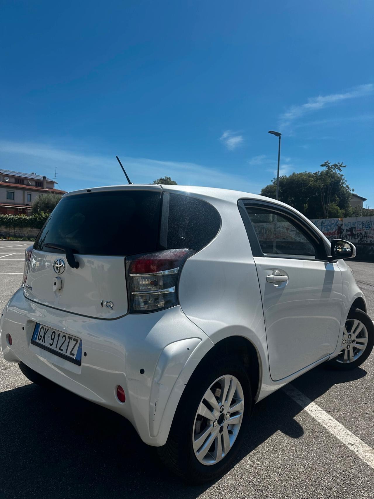 Toyota iQ TOYOTA IQ DIESEL