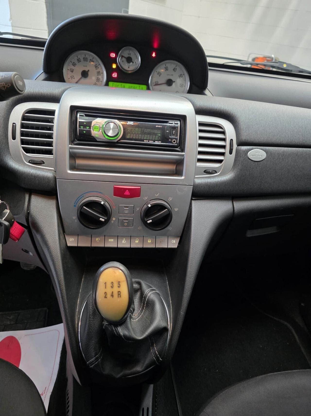 Lancia Ypsilon 1.2 Diva Euro 5