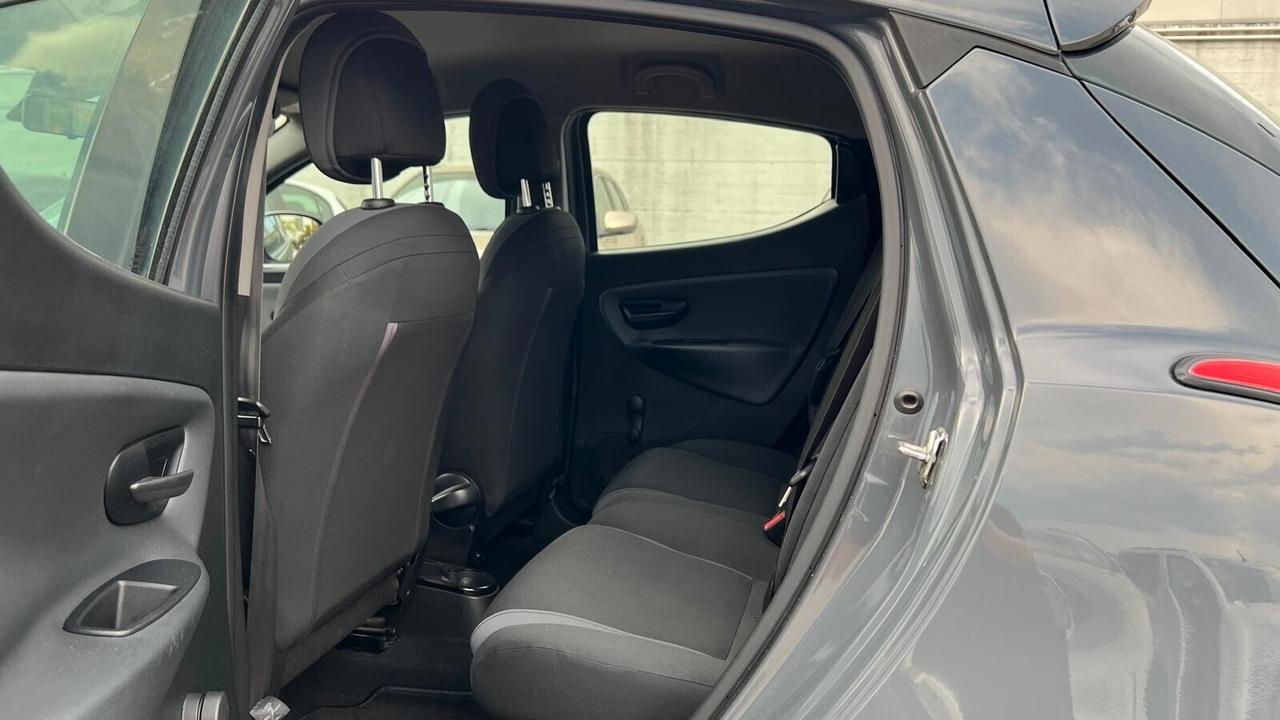 Lancia Ypsilon 0.9 TwinAir 85 CV 5 porte Metano Ecochic Mya