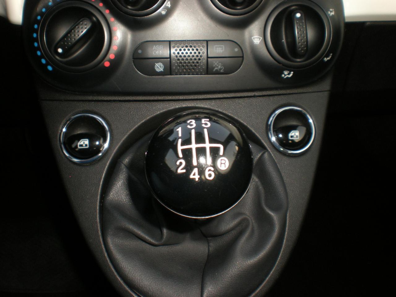 Fiat 500 1.0 Hybrid, pochissimi km, da vetrina