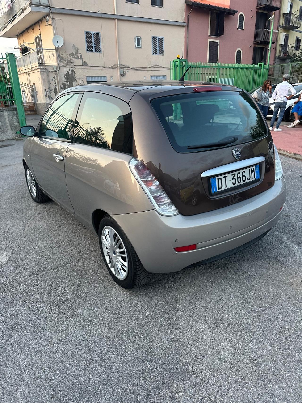 Lancia Ypsilon 1.4 Platino Ecochic GPL