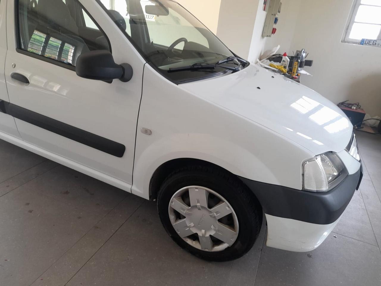 Dacia Logan MCV 1.6 7 posti Lauréate