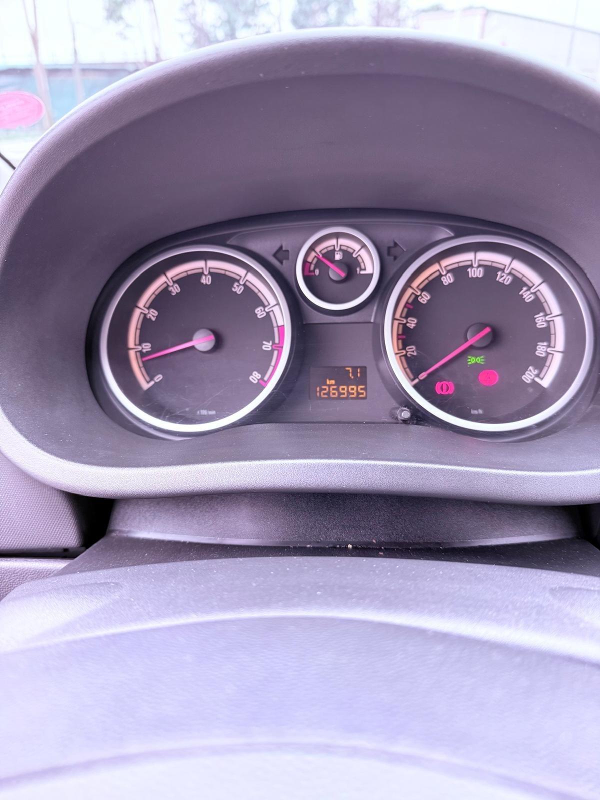 Opel Corsa 1.2 3 porte Club Ok neopatentati