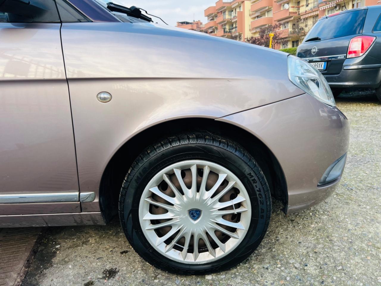 Lancia Ypsilon 1.2 69 CV Elle