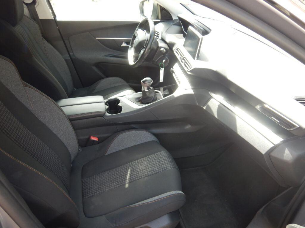 Peugeot 3008 BlueHDi 130 S&S Business