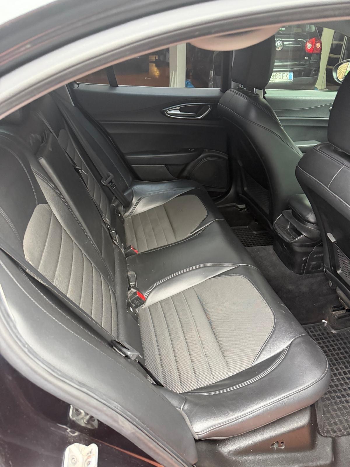 Alfa Romeo Giulia 2.2 Turbodiesel 180 CV AT8 Super