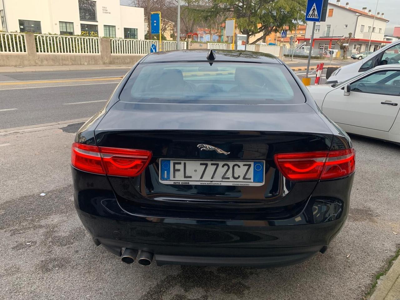 Jaguar XE 2.0 D 180 CV autom. Ok catena