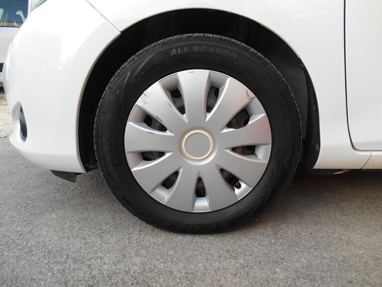 Toyota Yaris 1.0 5 porte X NEOPATENTATI