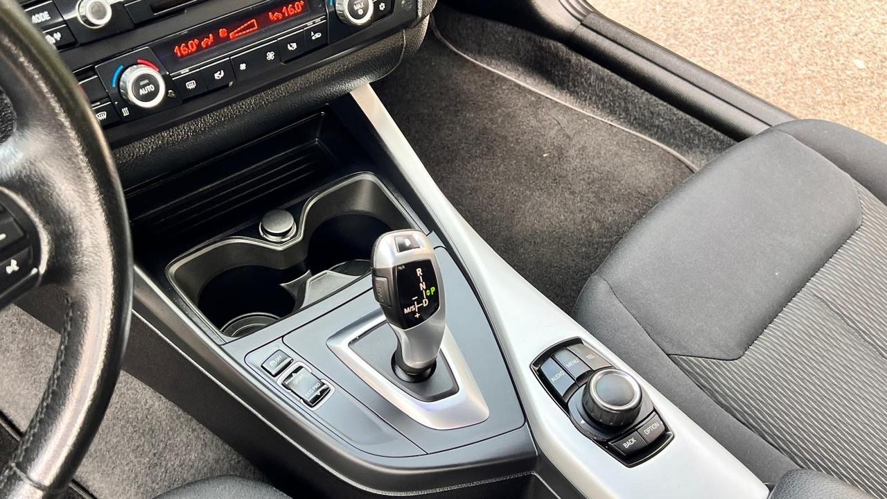 Bmw 118 118d 5p. Urban
