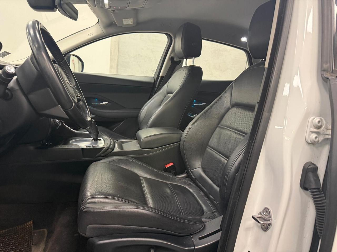 Jaguar E-Pace 2.0D 150 CV AWD aut. R-Dynamic