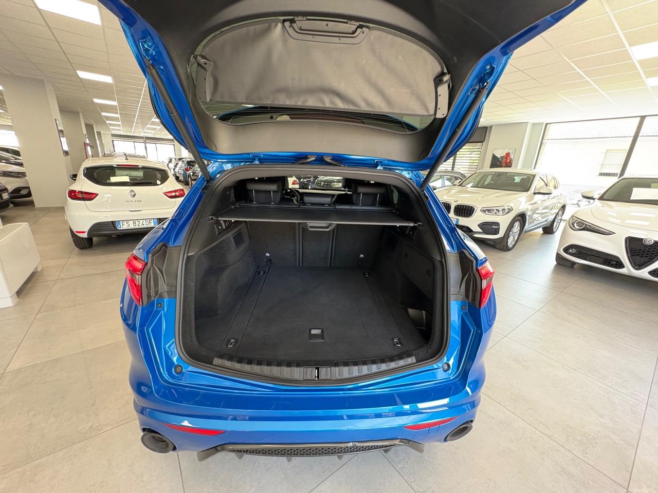 Stelvio 2.0 Turbo 280 Q4 Veloce 2022 km 104000