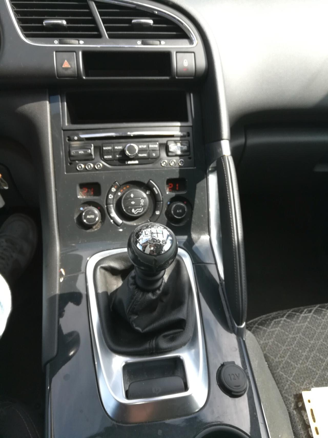 Peugeot 3008 HDi 120 CV EURO 6B SOLO COMMERCIANTI