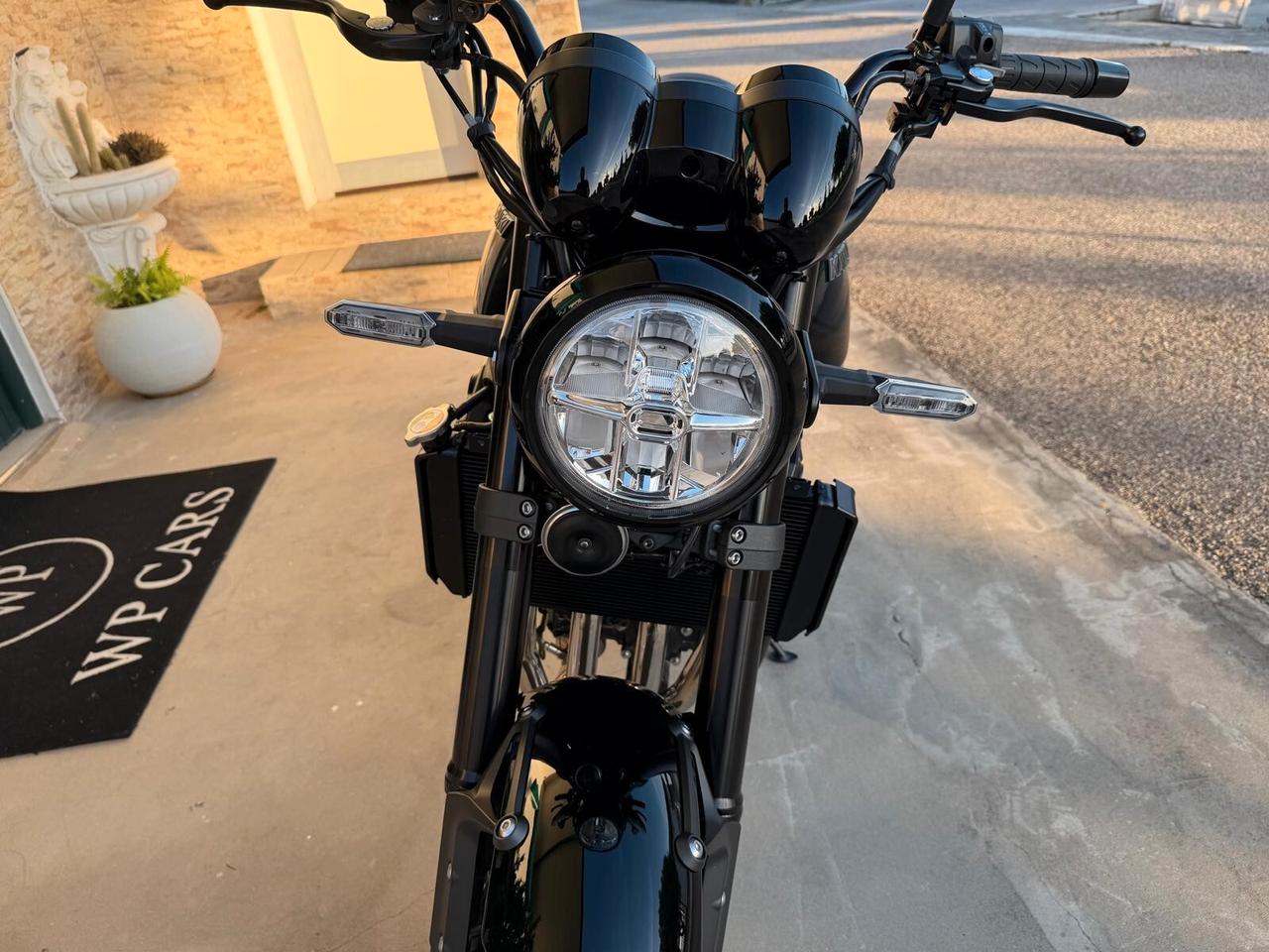 Kawasaki Z 900 RS Black ball edition