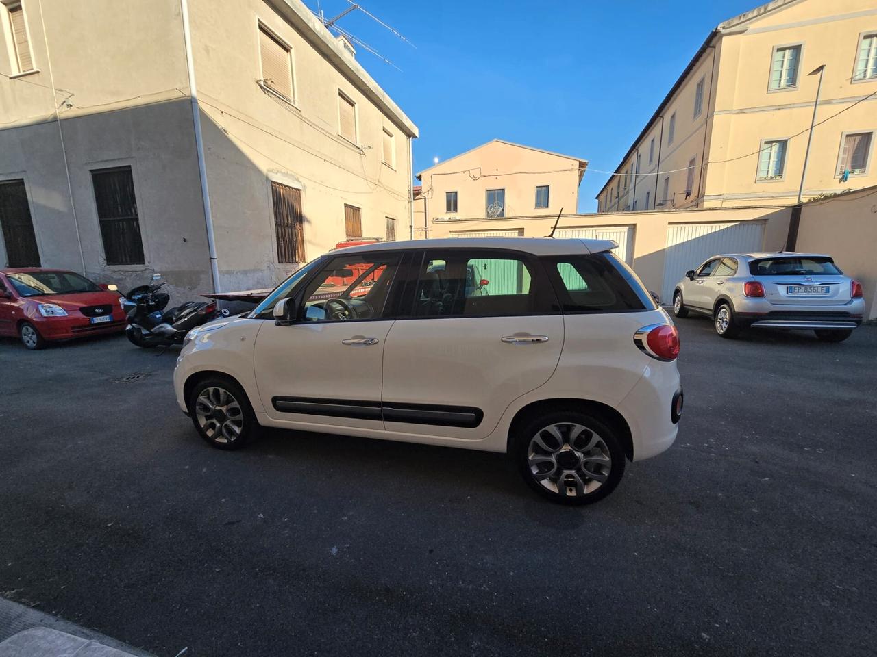 Fiat 500L 1.3 Multijet 85 CV Dualogic Lounge tetto panoramico cambio automatico