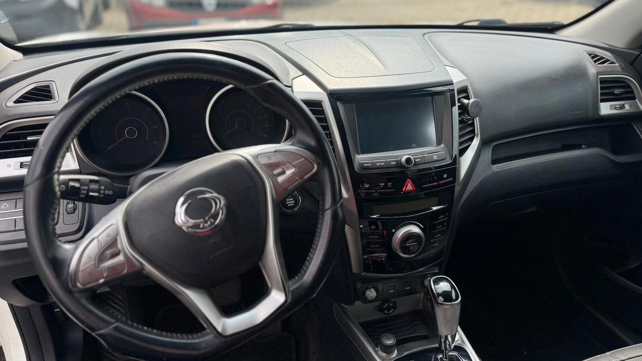 Ssangyong Tivoli 1.6d 2016 AUTOMATICA NEOP.