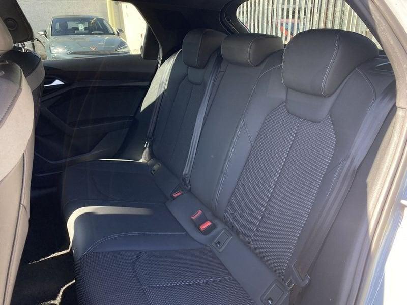 Audi A1 SPB S Line interno ed esterno 1.0 TFSI 110cv s-tronic 30