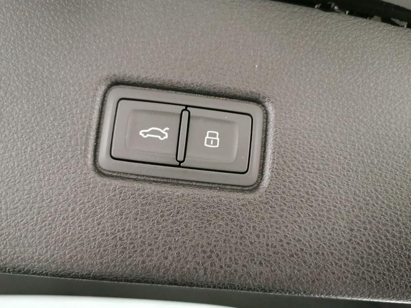 Audi Q5 Sportback 40 2.0 tdi mhev 12V S line quattro s-tronic