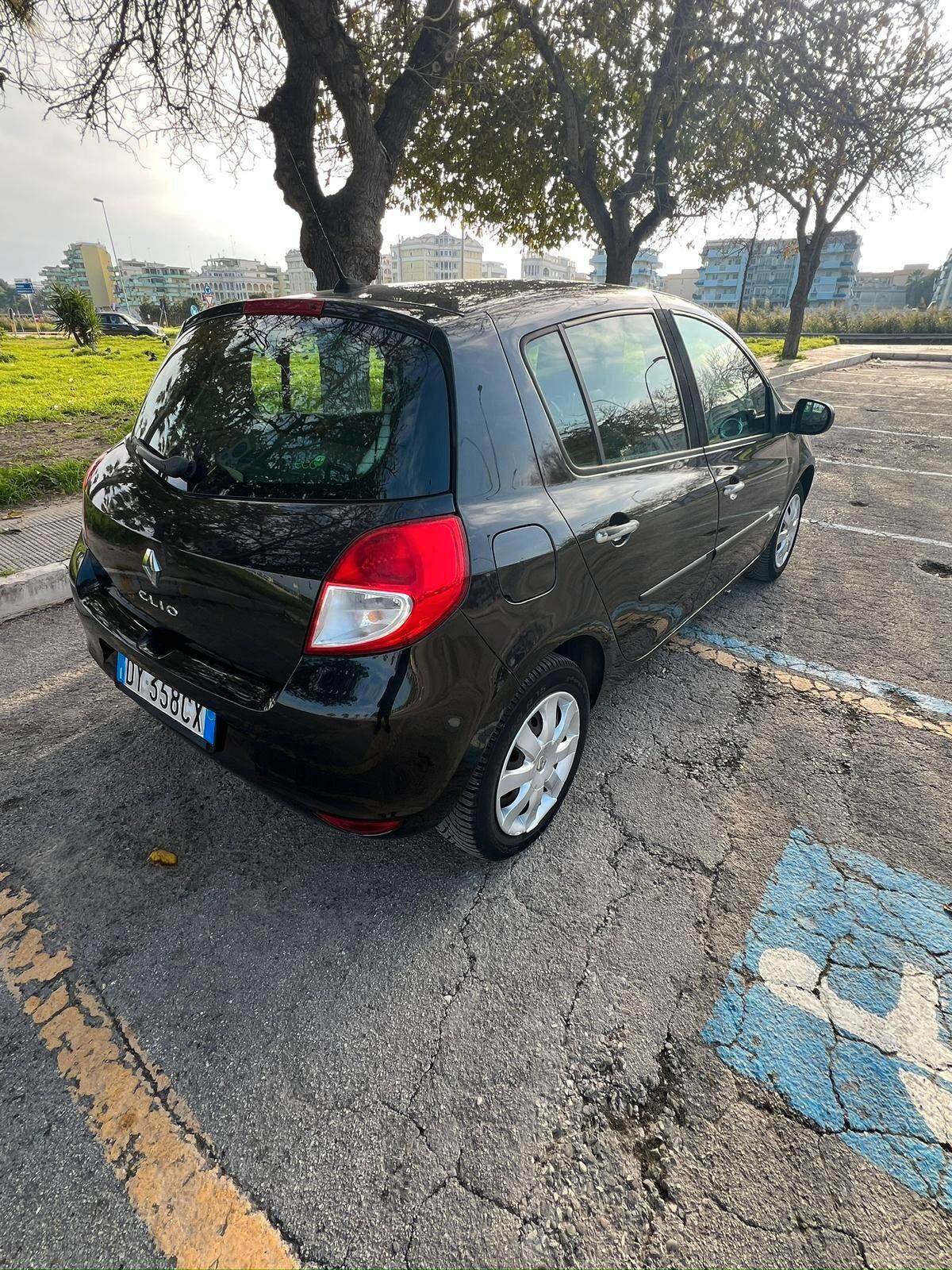 Renault Clio 1.2 16V 5P. Dynamique NAVIG.