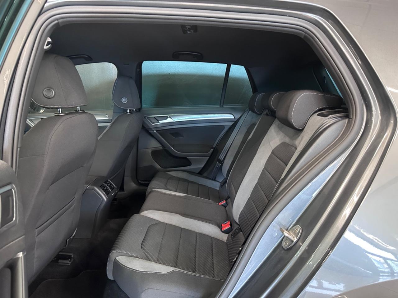 Volkswagen Golf 5 Porte Golf 5p 1.6 tdi Highline 115cv