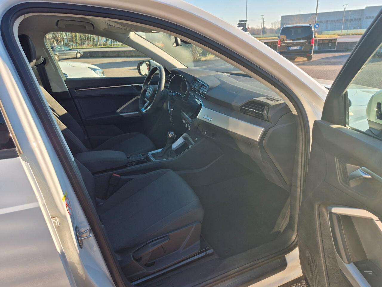 Audi Q3 35 TDI S tronic Business