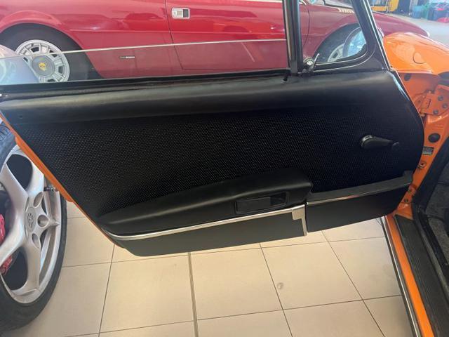 PORSCHE 911 T 2200 Targa