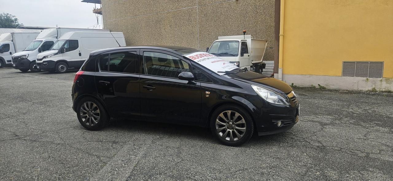 Opel Corsa 1.2 5 porte Club b/ GPL PROSSIMO RINNOVO 2031-AUTO PER NEOPATENTATI