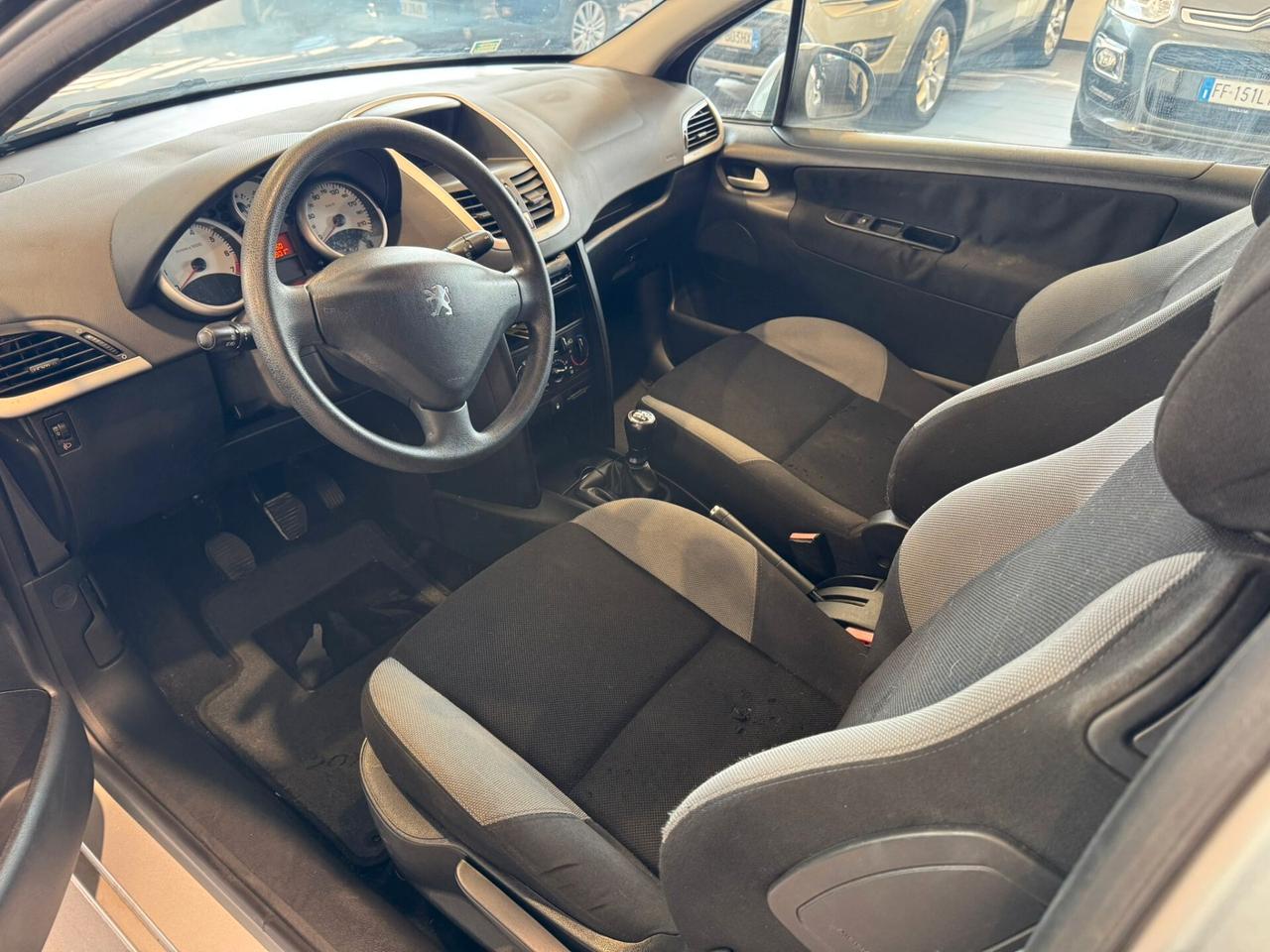 Peugeot 207 1.4 8V 75CV 3p. ONE Line