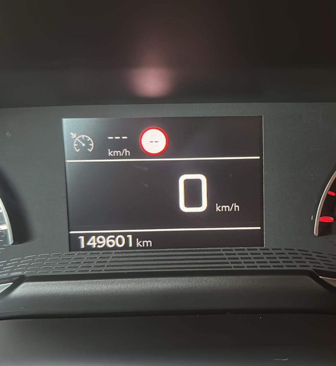 PEUGEOT - 2008 - BlueHDi 100 S&S Allure Navi Pack