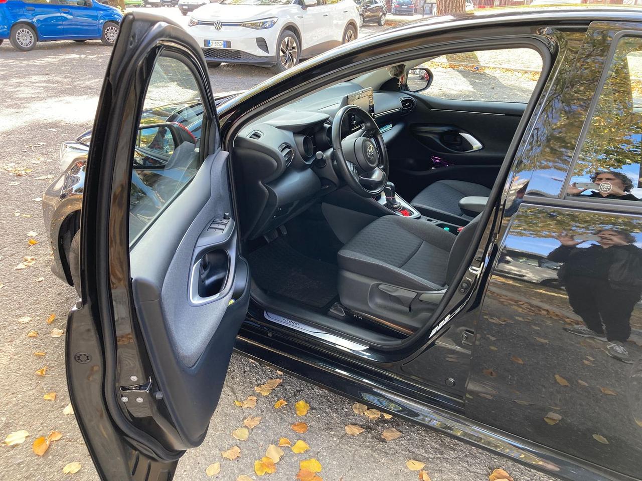 Toyota Yaris 1.5 HEV Active #7354