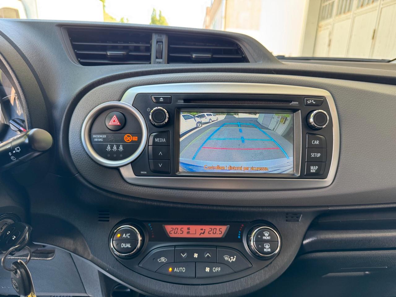 Toyota Yaris LOUNGE 5P GARANZIA 24 MESI NEOPATENT.