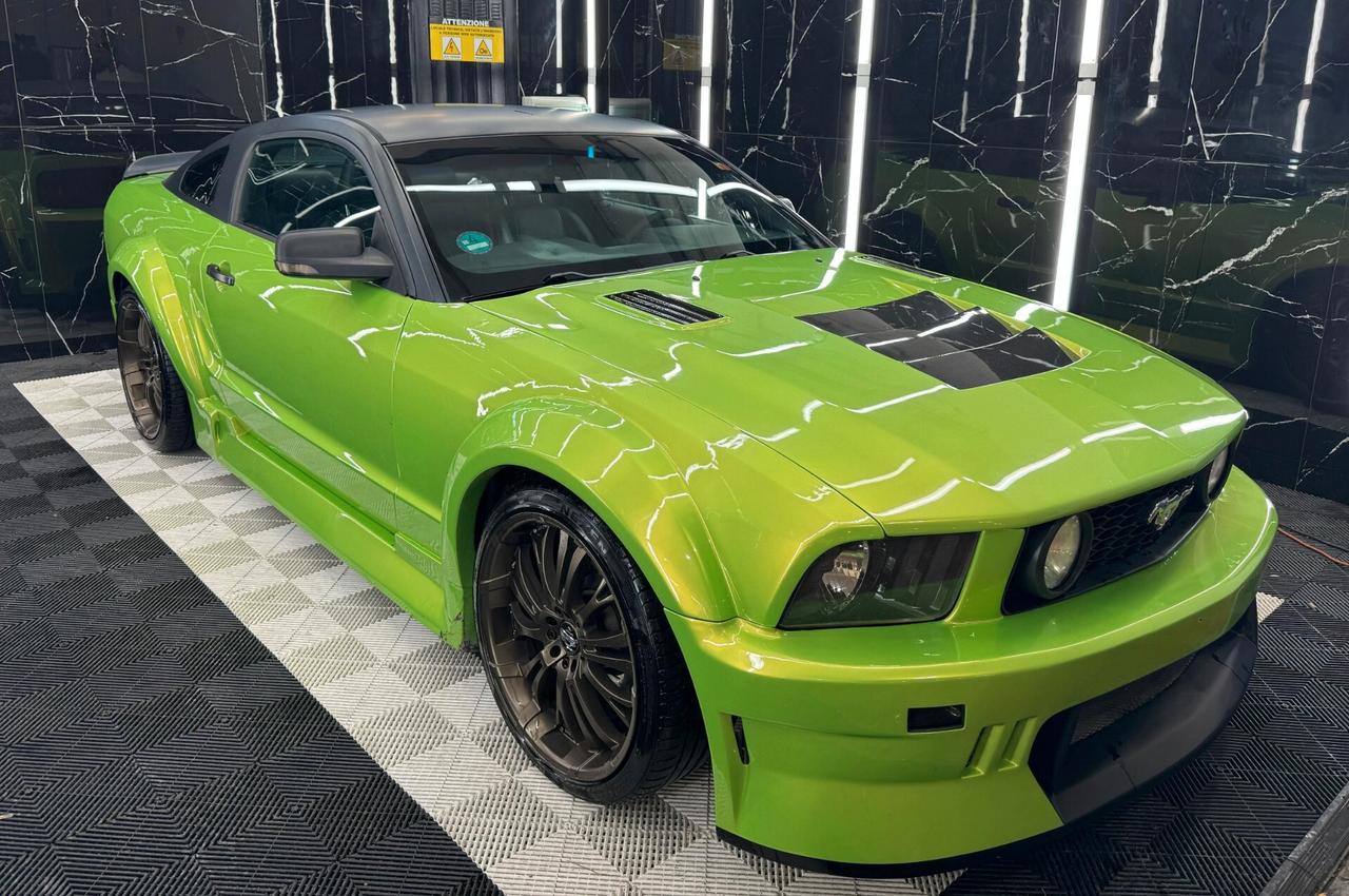 Ford Mustang body kit cervini