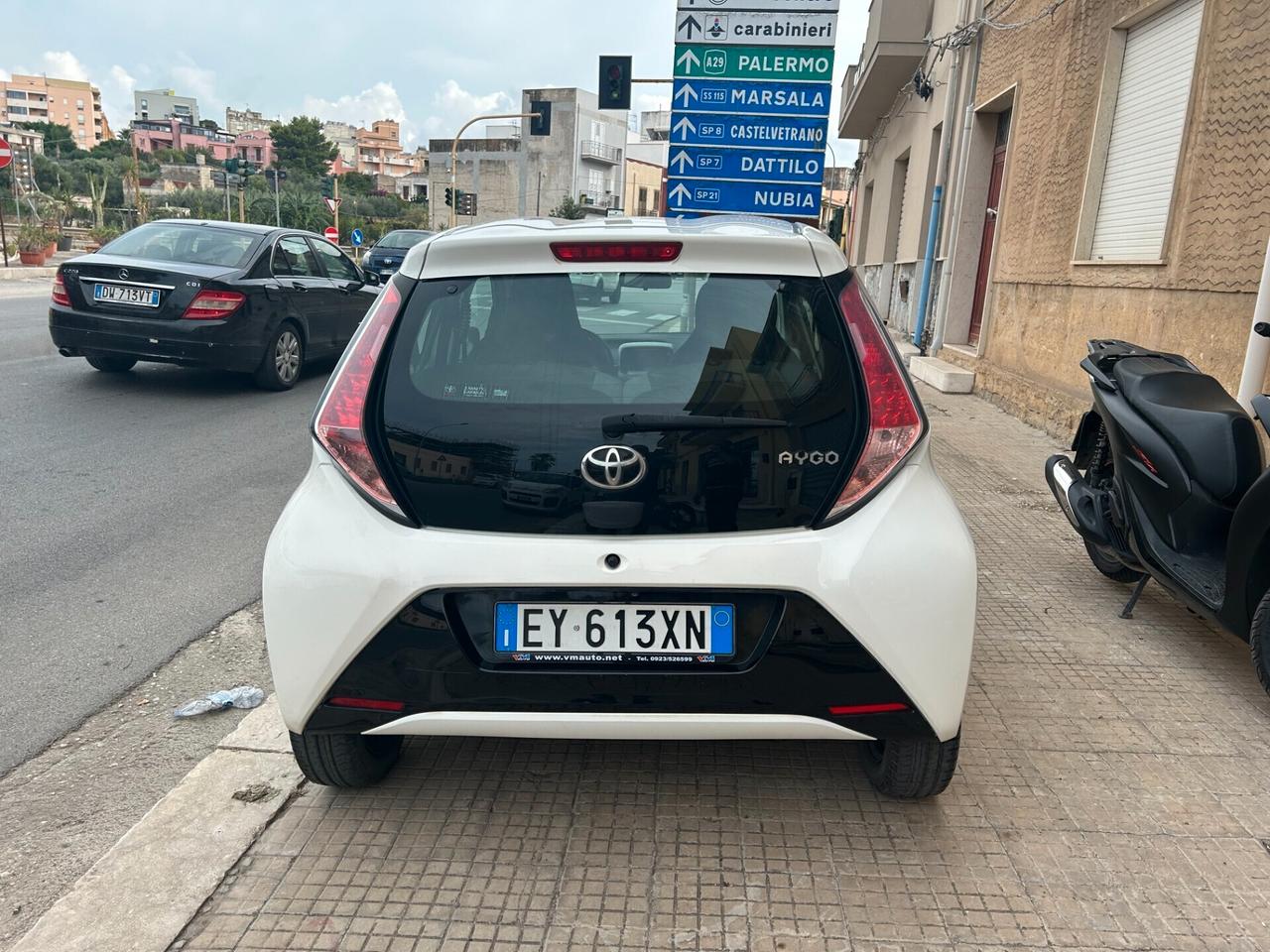 Toyota Aygo 1.0 VVT-i 69 CV 5 porte x-clusiv