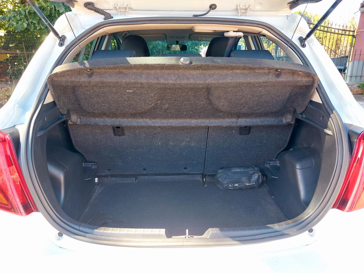 Toyota Yaris 1.D-4D 5 porte Cool 90CV - 2015