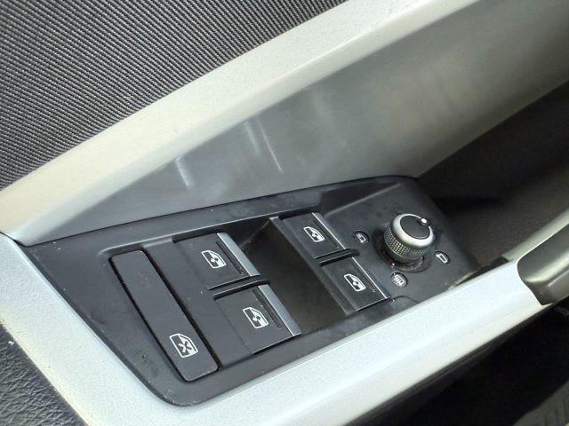 AUDI Q3 35 TDI Business