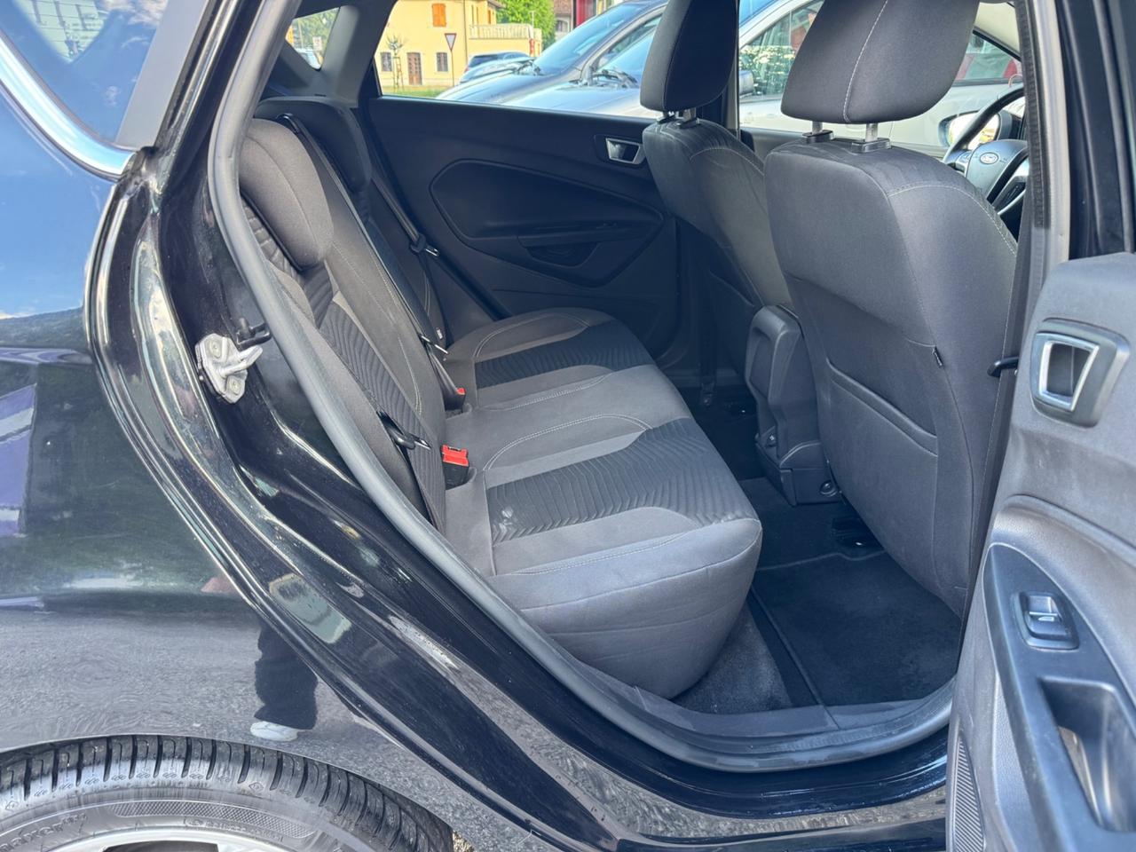 Ford Fiesta 1.5 TDCi 75CV 5 porte Titanium