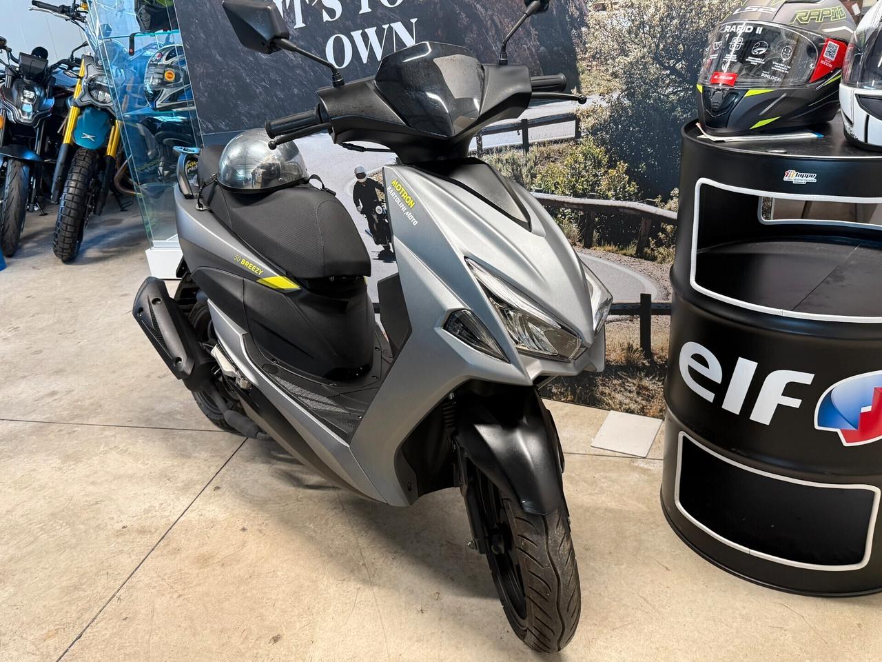 Motron Breezy 50 Scooter