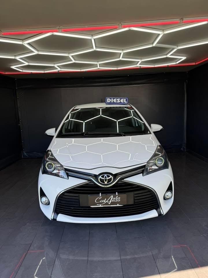 Toyota Yaris 1.4 D-4D Lounge 11/2014