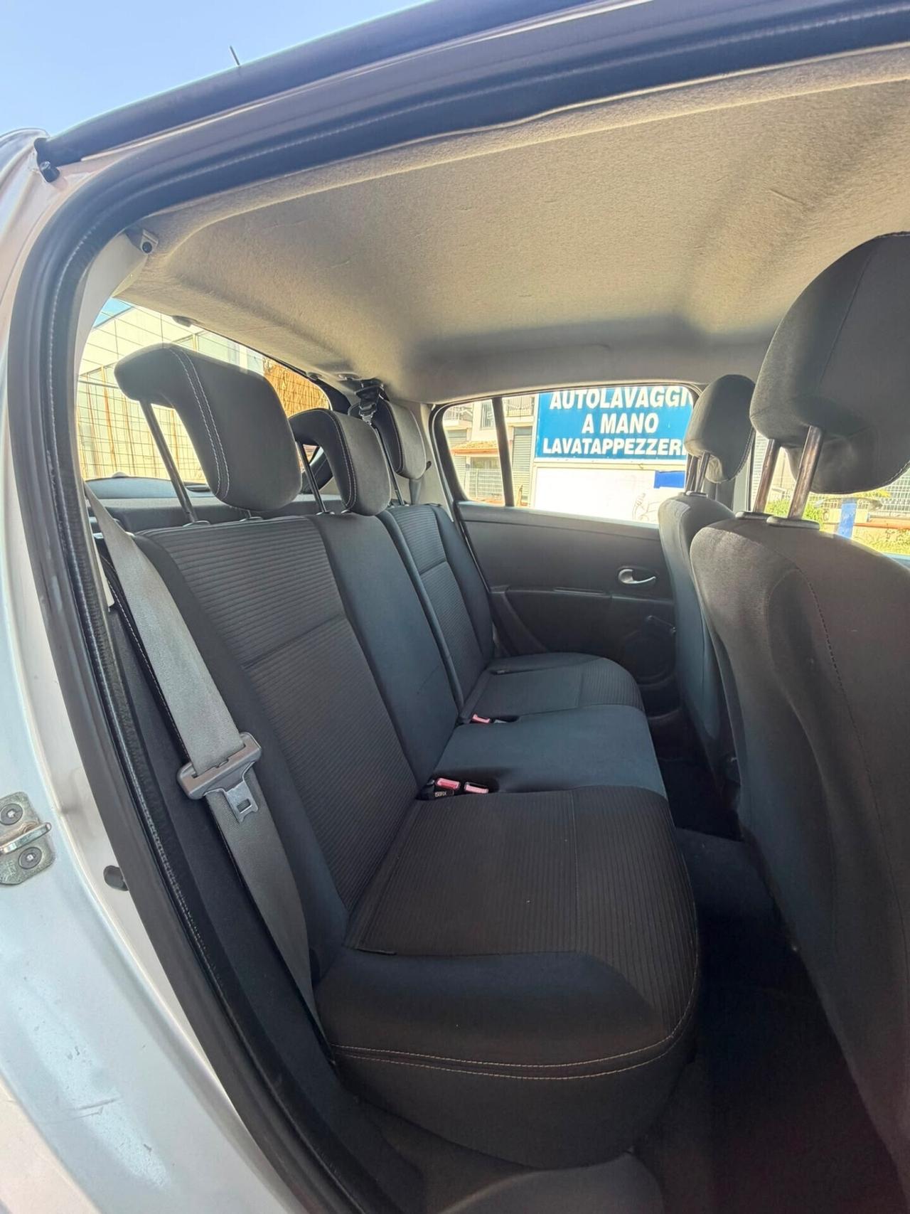 Renault Clio 1.2 16V 5 porte Dynamique