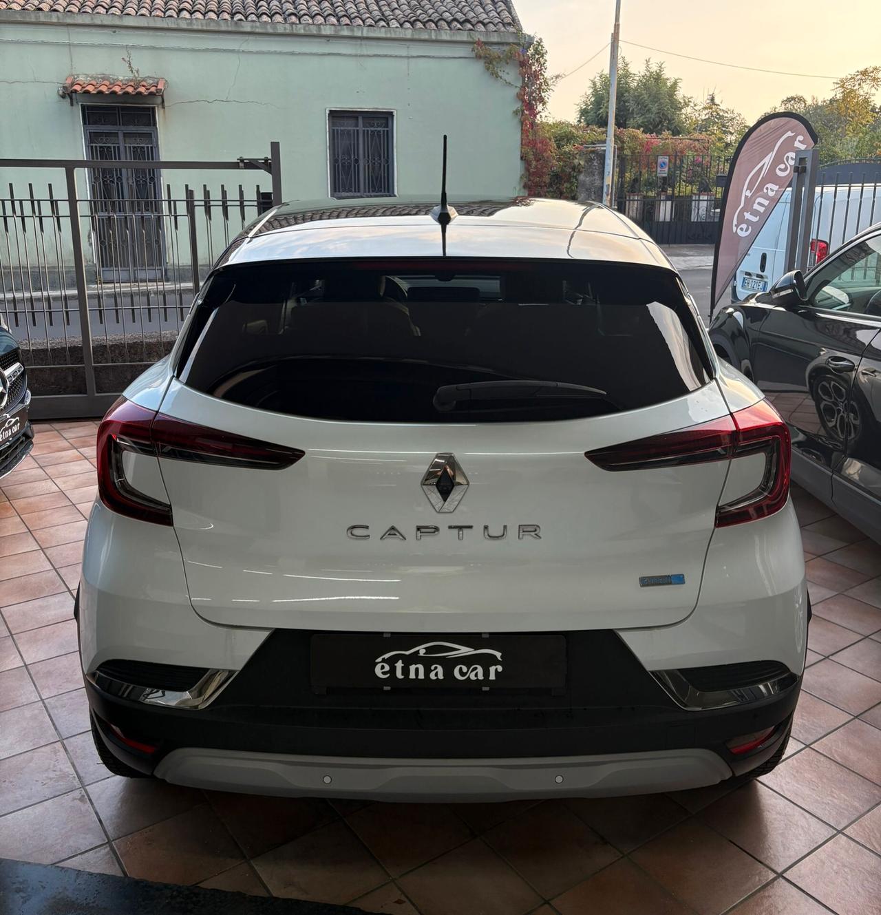 Renault Captur 1.6 E-Tech phev Intens 160 cv auto my