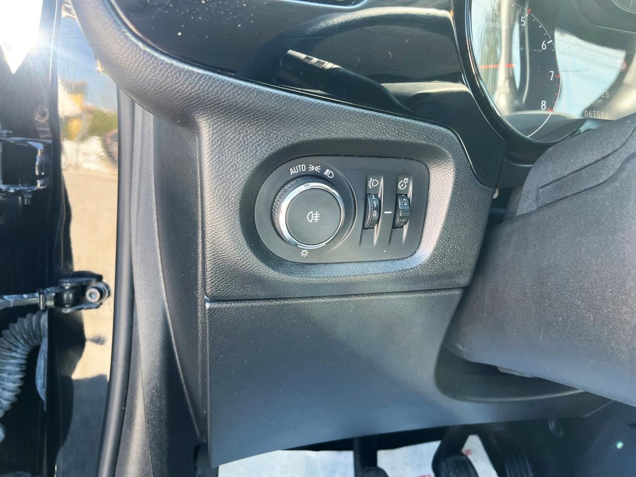 Opel Corsa 1.2 Edition ok neopatentati