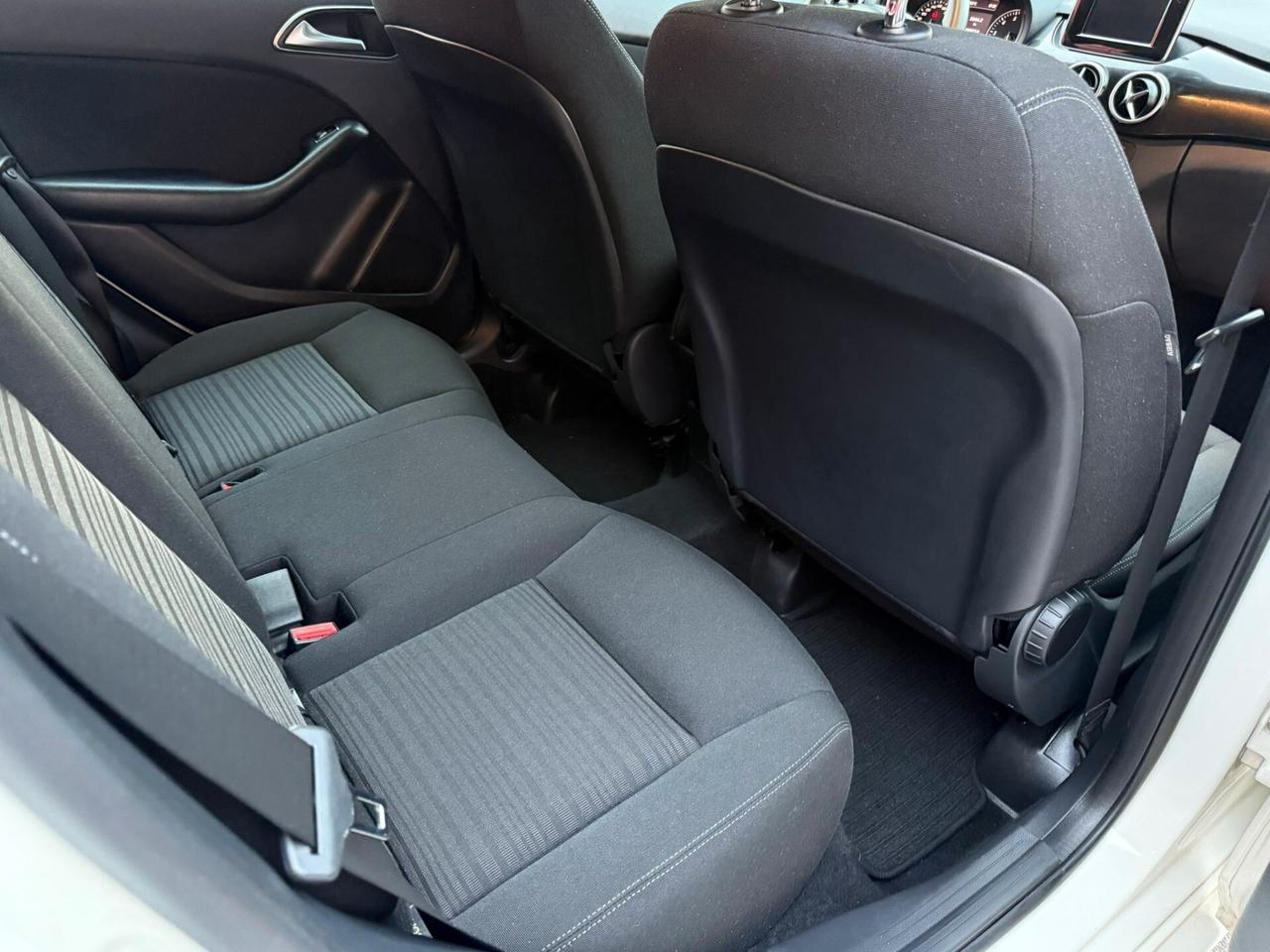 Mercedes-benz B 180 1.6 122cv Premium - 2013