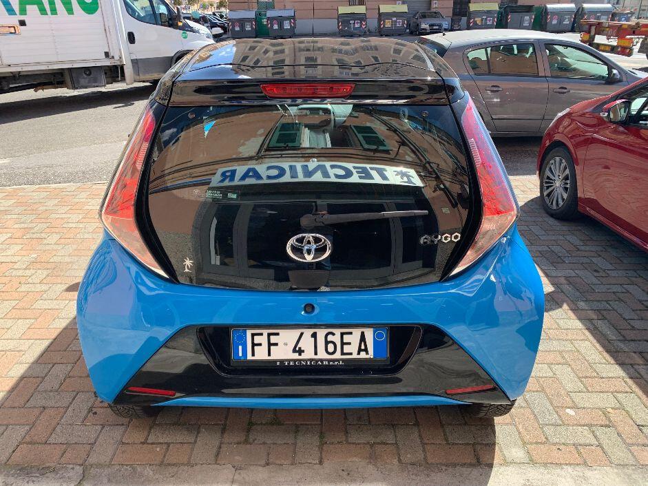 Toyota Aygo 1.0 VVT-i 69 CV 5 porte x-play - OK NEOPATENTATI