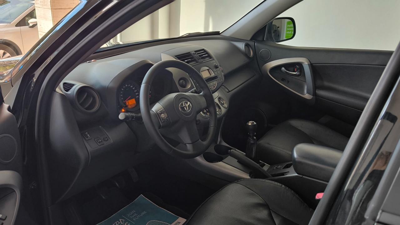Toyota RAV 4 RAV4 2.2 D-4D 177 CV Luxury