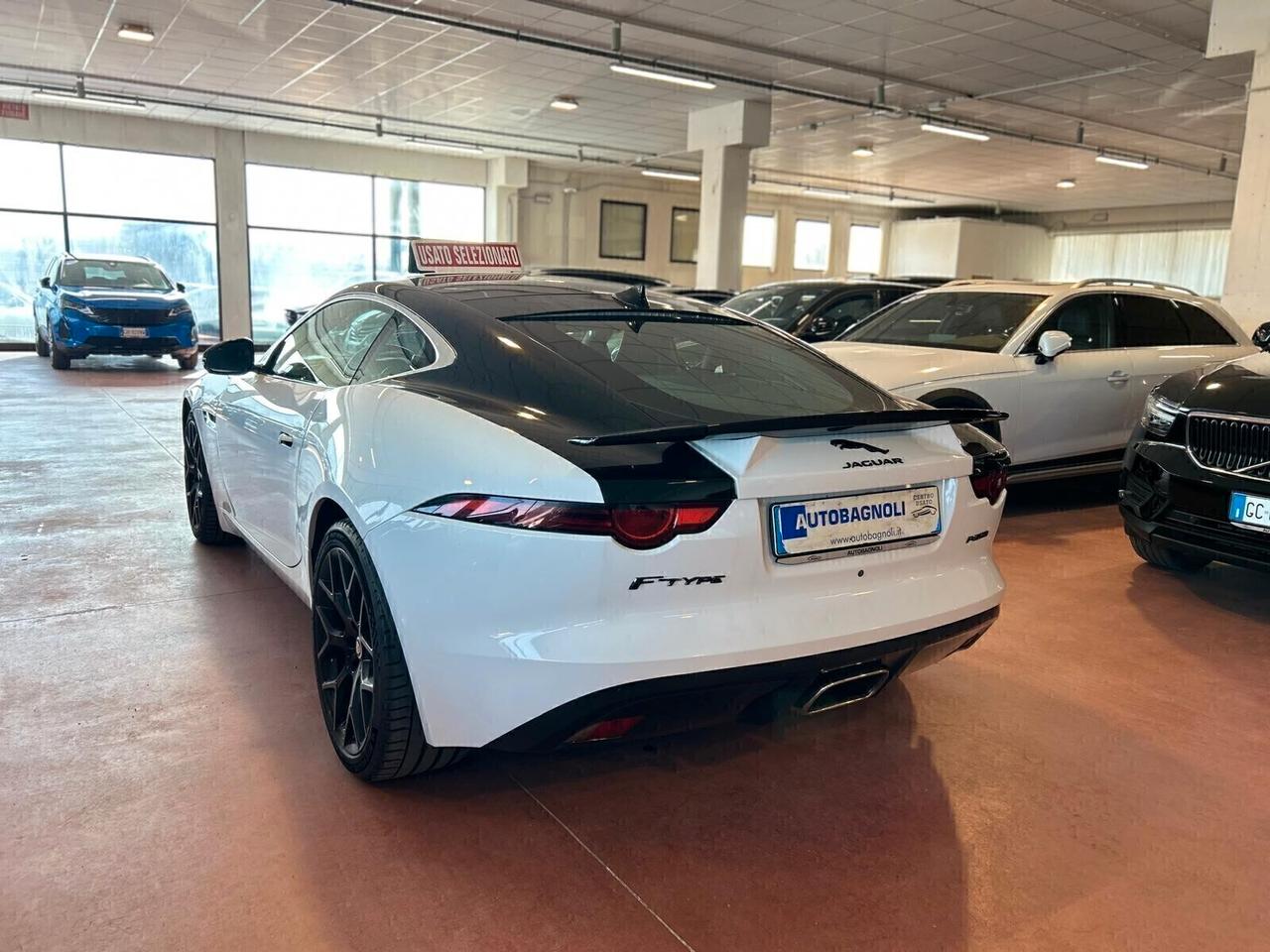 Jaguar F-Type Coupé 2.0 300 cv aut. CUP